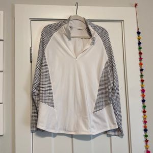 Like new black and white athletic pull over